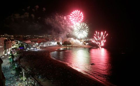 El espect�culo pirot�cnico es uno de los que m�s p�blico congrega en las fiestas de Mar�a Pita.