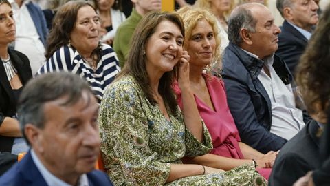 La subdirectora de Tratamiento, Ana Martnez (de verde), fue despedida con aplausos, ya que se incorporar a un nuevo destino en Madrid en pocos das