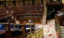 El Congreso medio vac�o para debatir la ley y con la nacionalista Rosana P�rez en la tribuna.