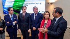 El ministro de Fomento, ��igo de la Serna (3i), en el centro, junto al alcalde de Le�n, Antonio Silv�n