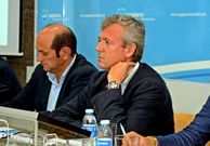 Louz�n y Rueda, ayer, en el transcurso de la junta provincial de los populares.