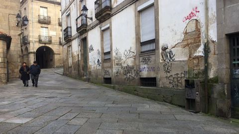 Pintadas encontradas en una calle de Ourense en enero de este a�o