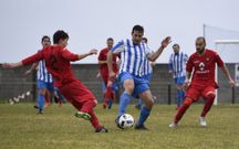 El corcubion�s Iago Lema entre Chans y Pana en Arli�a. 