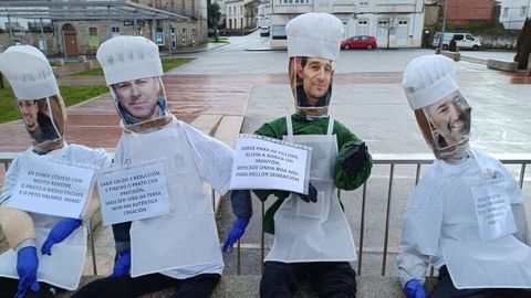 En la plaza del Concello de Sober, los compadres hicieron alusi�n a los reconocimientos conseguidos por restaurantes del municipio en la gu�a Michelin