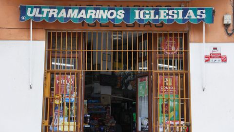 La tienda est� situada en una esquina de la calle P�rez Cepeda