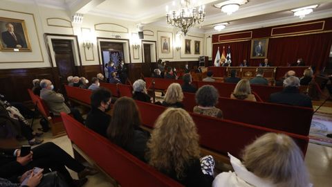 Un momento de la conferencia del abogado Fernando Barro en el sal�n de plenos del Concello de Ferrol