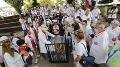 Entierro del coronavirus por parte de las comparsas de Carnaval en la plaza de Espa�a