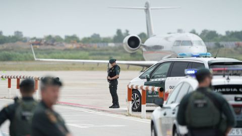 Preparativos para la llegada del Papa Le�n XIV al Aeropuerto Internacional Josep Tarradellas Barcelona-El Prat.