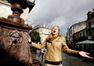 La soprano y profesora de m�sica Bonnie Cooper, ayer, en la plaza de Curros Enr�quez. 