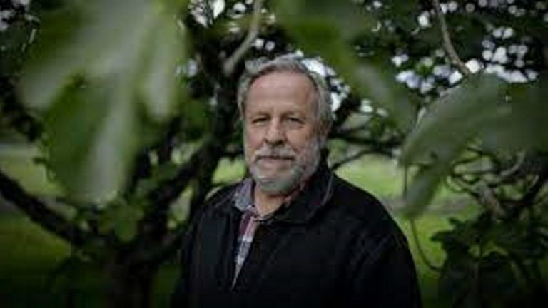 Mero presenta &laquo;Formas, figuras e sombras na Terra Ch&aacute;&raquo;, en Trama