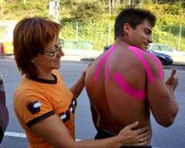 La grovense trabaja en Gij�n de fisioterapeuta.