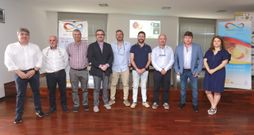 Participantes en las jornadas celebradas este martes en la cofrad�a de Cambados