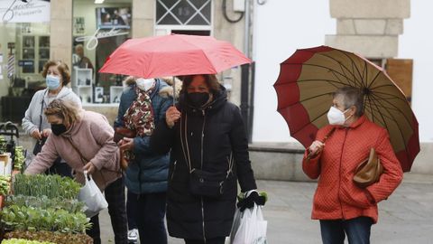 Primer da sin mascarillas en la calle en Viveiro