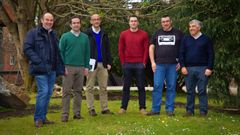 David Arias (a la izquierda) con su grupo de investigaci�n de Geolog�a Aplicada a la Ingenier�a de la Universidad de Oviedo