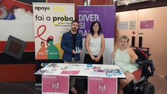 El equipo de Apoyo Positivo posa en el Edificio de Ferro.