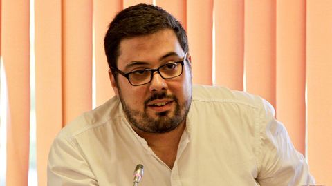 Xabier P. Igrexas, concejal del BNG en Vigo, durante un pleno ordinario del Ayuntamiento en agosto del 2021