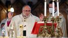 El arzobispo de Oviedo, Jes�s Sanz Montes, oficia  en la bas�lica de Covadonga una eucarist�a con motivo del D�a de Asturias