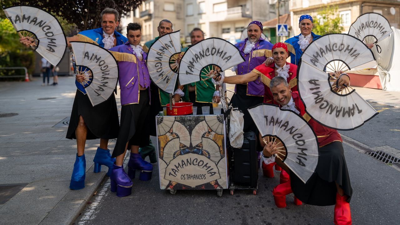 Explosión de color y alegría en Redondela con Hannah Montana, Freddie Mercury y Tamancomía