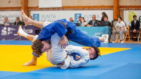 Supercopa de Espa�a de Galicia de Yudo en el pabell�n San Narciso de Mar�n
