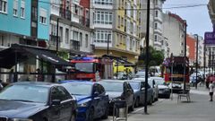 Dos veh�culos de bomberos y una ambulancia del 061, as� como Polic�a Local y Guardia Civil, en el entorno del lugar del incendio