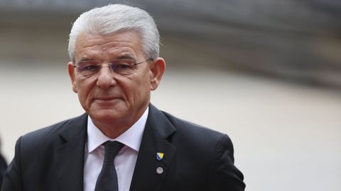 ?efik D?aferovi?, representante bosnio de la presidencia tripartita de Bosnia-Herzegovina