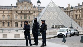 Espectacular robo en el Louvre de Pars