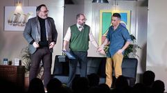 Pablo, no centro, e Marco, � dereita, est�n nomeados en teatro afeccionado