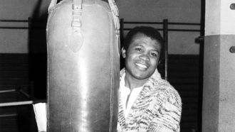 Jos� Legr� en un entrenamiento de boxeo.