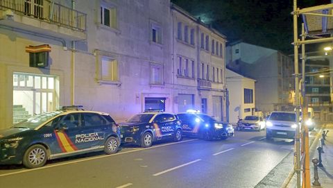 El detenido por asesinar a Cristina Cabo en Lugo, saliendo de la comisara el martes por la noche para un registro en su casa