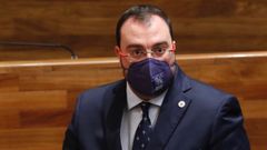 El presidente del Principado, Adri�n Barb�n, durante el pleno