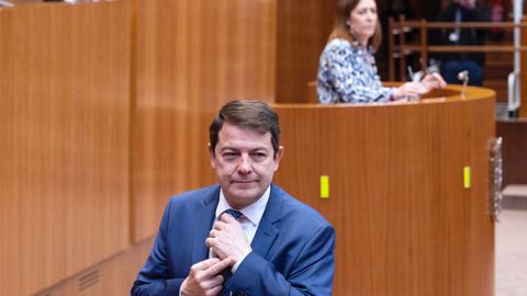 Ma�ueco abandona el hemiciclo durante la intervenci�n de la procuradora del PSOE, Rosa Rubio