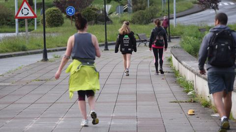 Gante haciendo deporte y caminando esta ma�ana por Ferrol