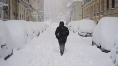 Las calles madrile�as despertaron este s�bado totalmente cubiertas de nieve