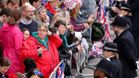 Expectacin en las calles de Londres