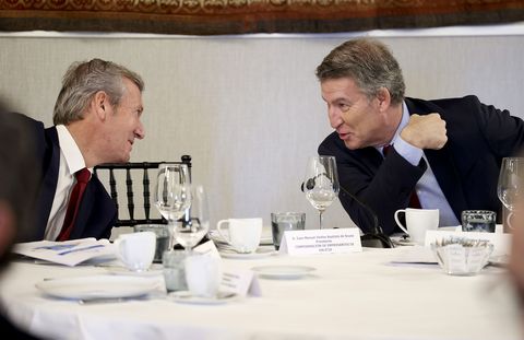 Alfonso Rueda e Alberto N��ez Feijoo fanse confidencias nun almorzo organizado pola CEG no Hostal dos Reis Cat�licos. 15/11/2024