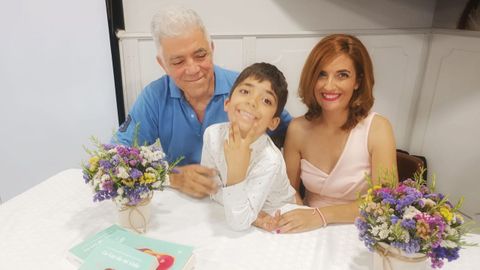 Guillermo y Luz con su hijo Dante, de 7 aos