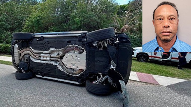 Estado en el que qued&oacute; el coche de Tiger Woods. En la parte superior derecha, fotograf&iacute;a policial del golfista tras ser detenido