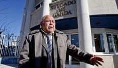 Secundino Prego, despu�s de un robo que sufri� en su casa.