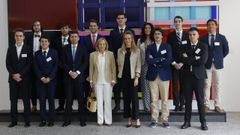 Entrega de credenciales a becarios de posgrado en el extranjero de la Fundaci�n Barri� del curso 2024