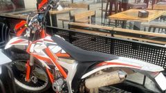 La moto estaba en un garaje y fue cargada en una furgoneta