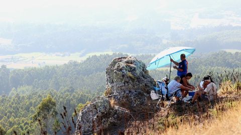 Eclipse Pico Sacro gente prepar�ndose para ver el eclipse