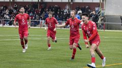 Adri�n Alcaina celebra el 1-0 del Mux�a frente al Camari�as (4-0) en la Copa da Costa