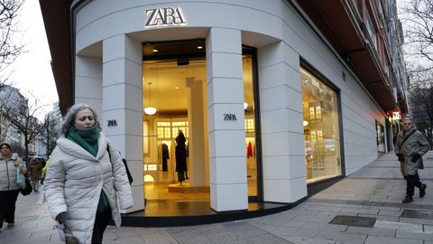 Zara cierra su emblem�tica tienda de Juan Fl�rez en A Coru�a
