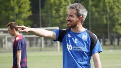 Rub�n Dom�nguez durante el entrenamiento de este viernes en A Xunqueira