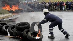 El naval de Ferrol vuelve a la calle por la falta de contratos y los retrasos