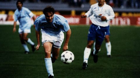 El futbolista militó en el Celta durante dos temporadas, entre 1993 y 1995, justo antes de retirarse del fútbol a los 27 años.