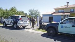 Vista de una inspecci�n en la zona de O Val para tratar de determinar el origen de la plaga de moscas
