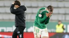�lvaro Ram�n, la viva imagen de la frustraci�n en la derrota contra el Celta Fortuna en A Malata. 