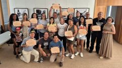 Participantes dos cursos de acollemento ling��stico de Carballo, na clausura 