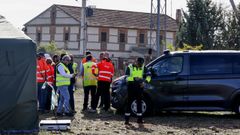 Personal del ADIF, Iryo y la Guardia Civil, en el lugar del siniestro ayer por la ma�ana.